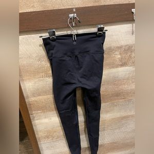 LULULEMON LEGGINGS Small size 6
